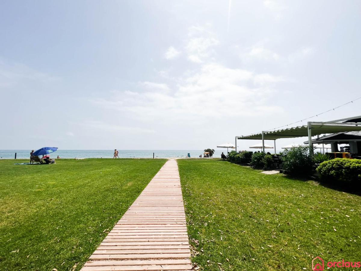 Modern Apartment In Front Of The Mediterranean Oropesa del Mar Exterior foto